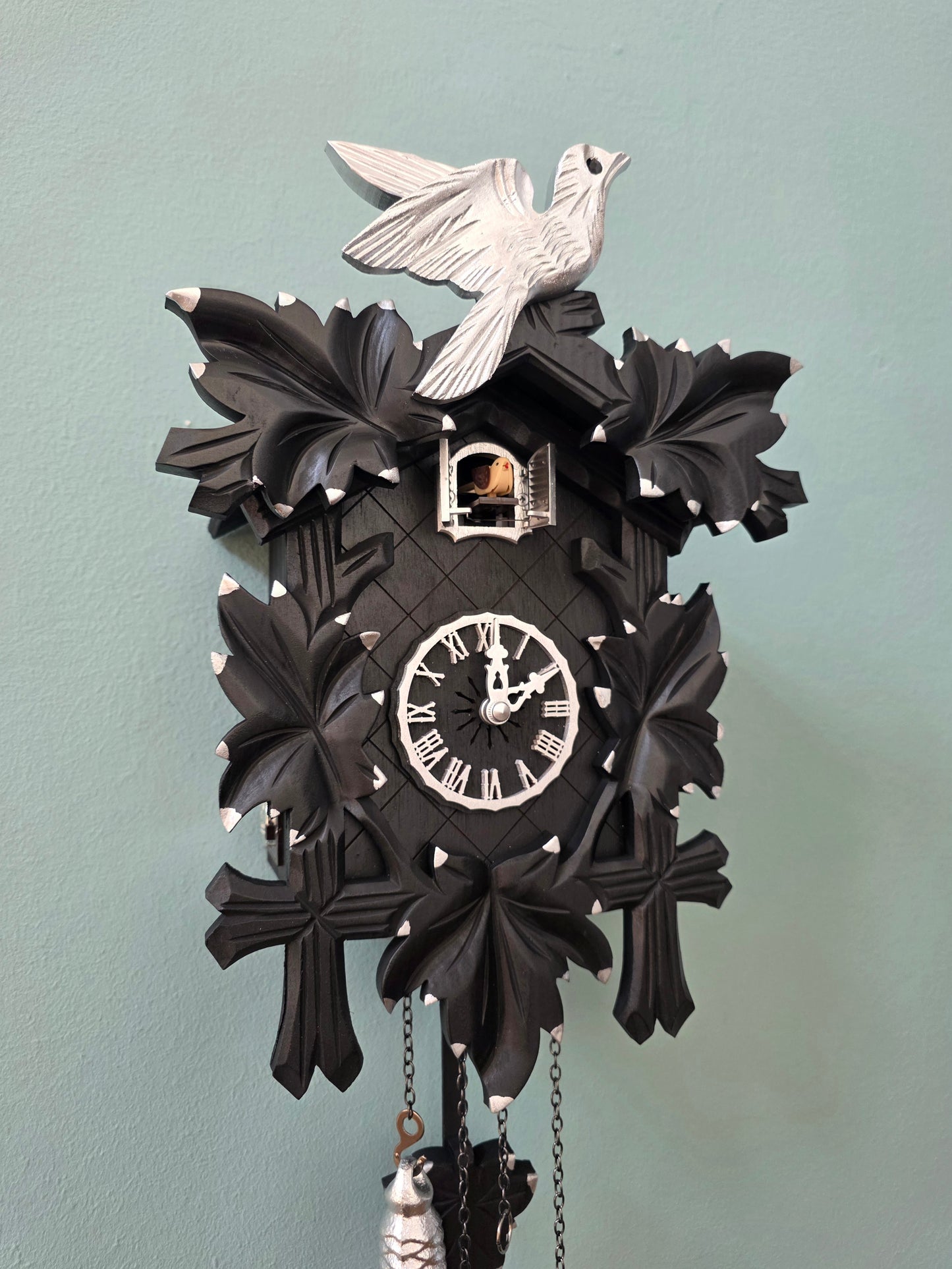 Moderne Kuckucksuhr: My "Black Beauty" Kuckoo - Vogel (Silber)